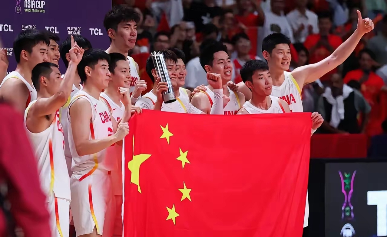 威尼斯人官网入口_全力以赴！球员们团结拼搏为荣誉而战的简单介绍